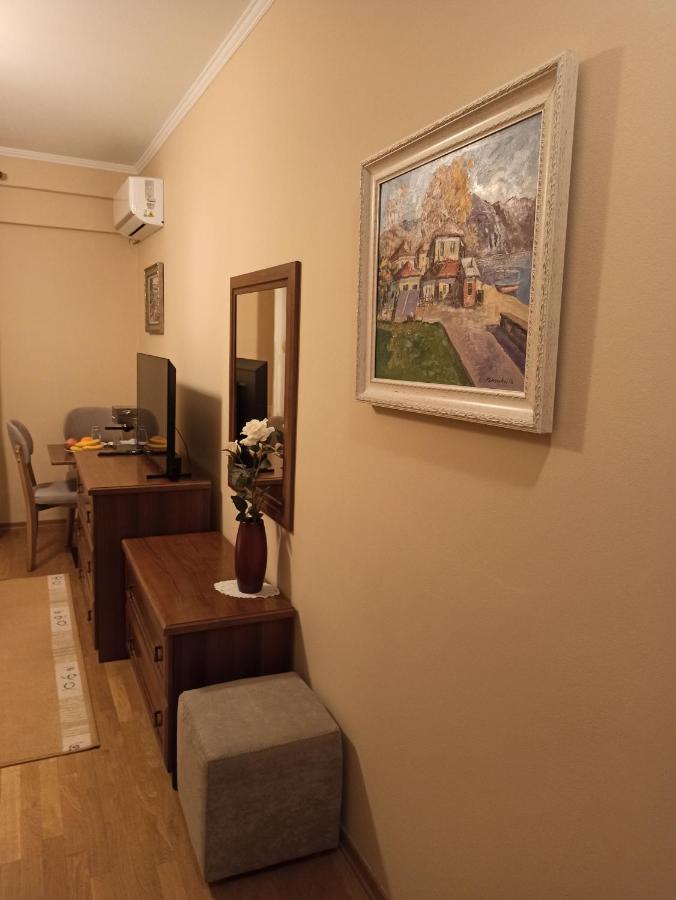 Home Sweet Rental Тирана Экстерьер фото